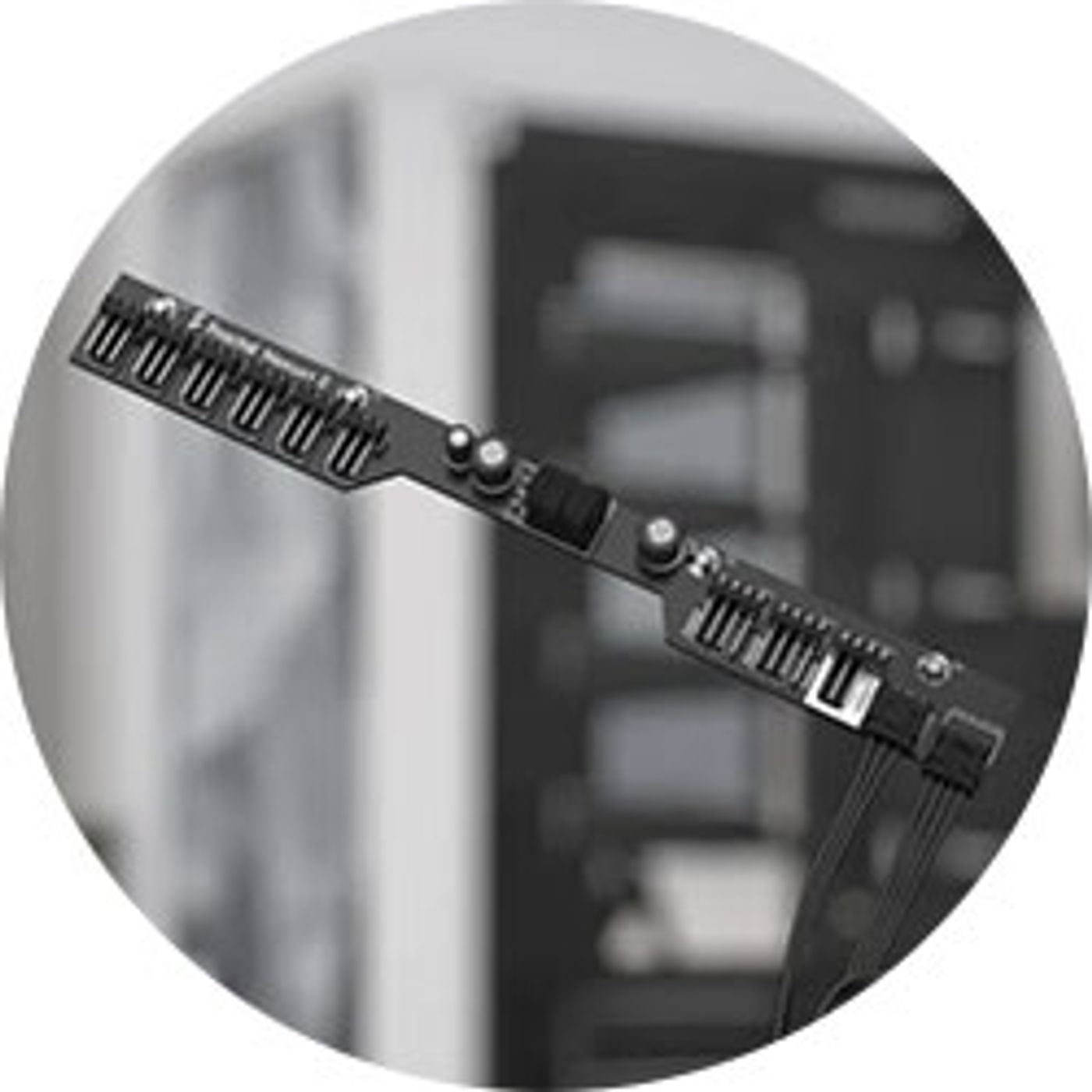 Nexus+ 2 fan hub supporting PWM and 3-pin fan connections