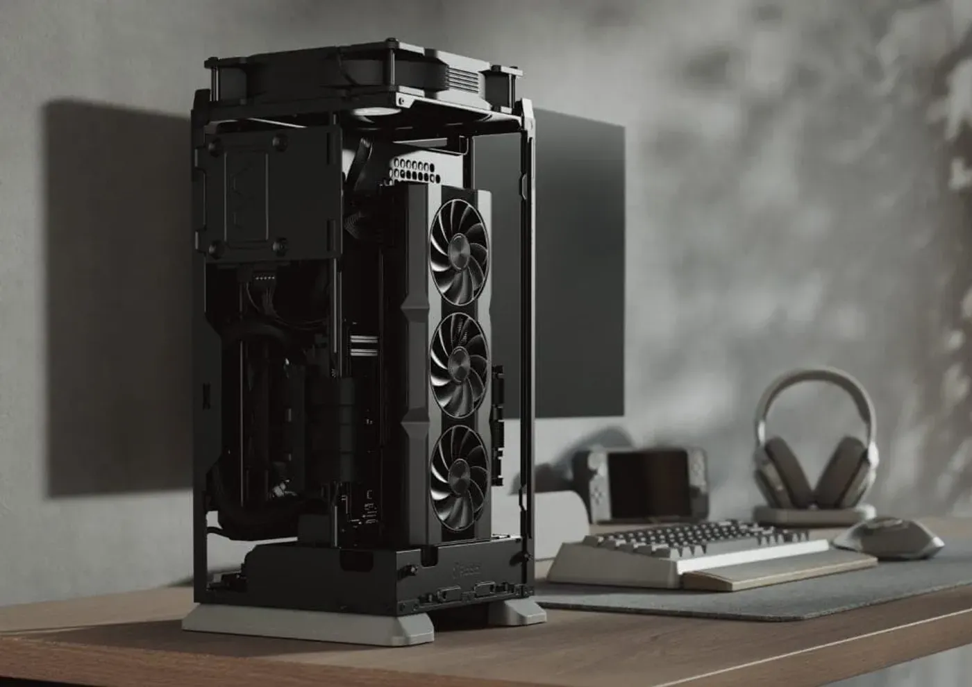 Internal view showing space for 325 mm graphics cards and PCIe 4.0 cable
