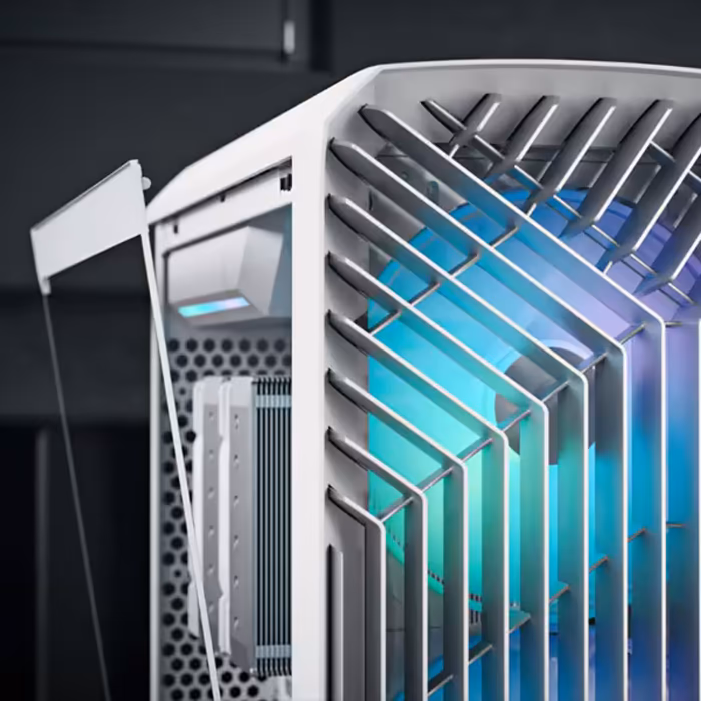 Transparent tempered glass panel on the Fractal Design Torrent Compact case