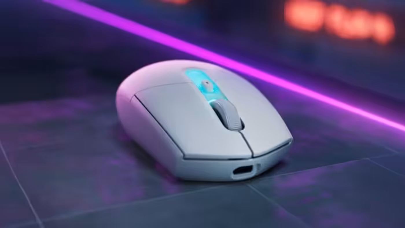 G305 X SUPERLIGHT showing HERO 44K sensor and 2.08oz weight