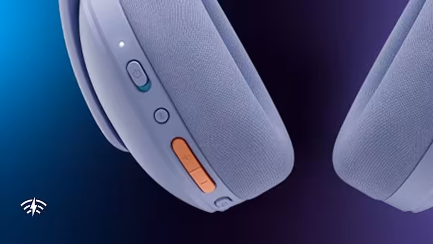 Lightweight gaming headset featuring LIGHTSPEED wireless technology for zero-latency gameplay