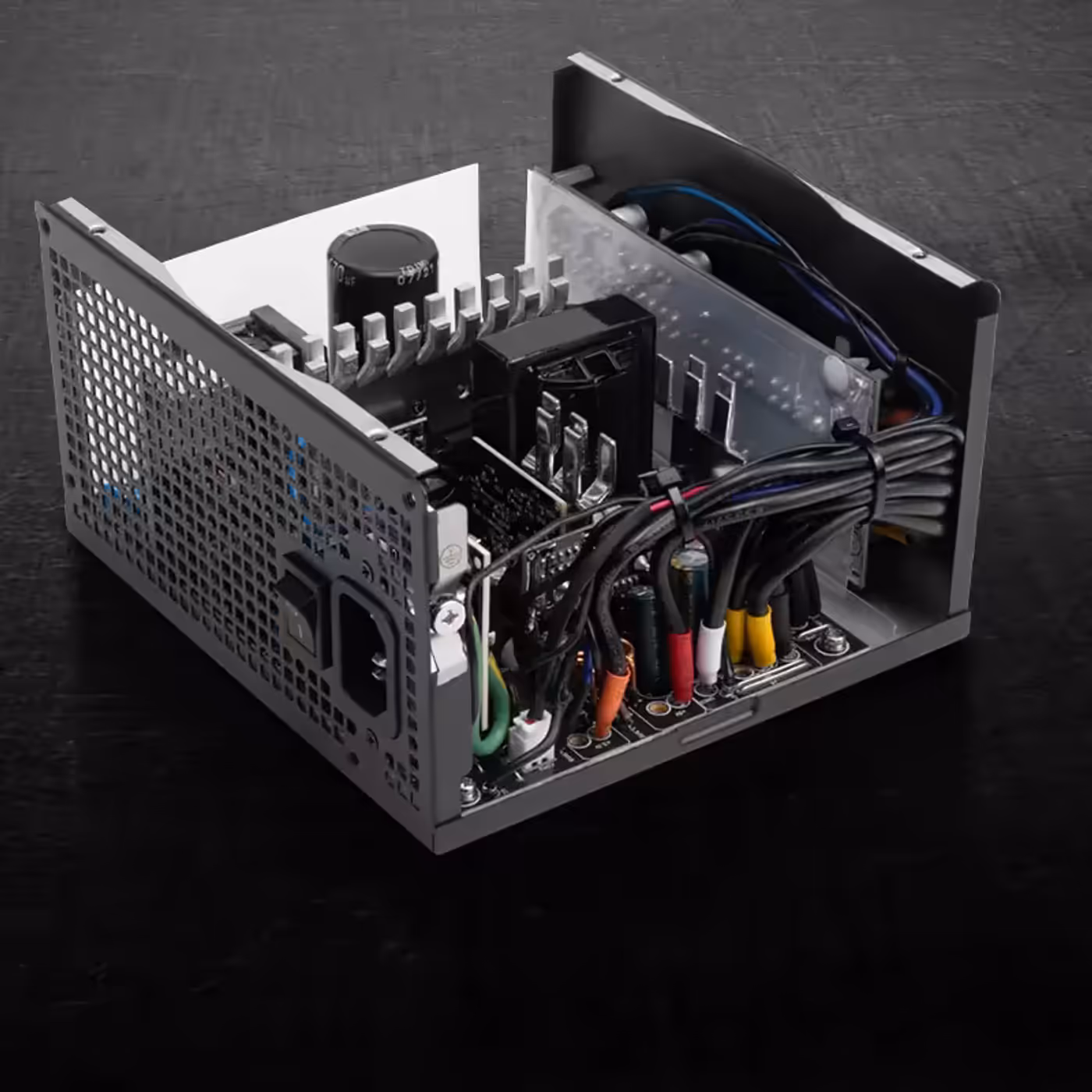 Gamdias HELIOS P1A-850G showcasing internal LLC resonant circuit and DC-to-DC technology
