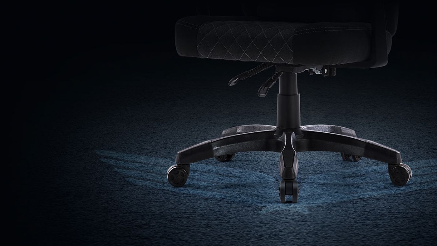 Sturdy nylon base and smooth racing wheels of the Zelus E4 Weave chair