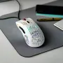 glorious-model-d-ergonomic-mouse-glossy-white-1500px-v1-0003.webp