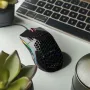 glorious-model-o-gaming-mouse-glossy-black-1500px-v1-0010.webp