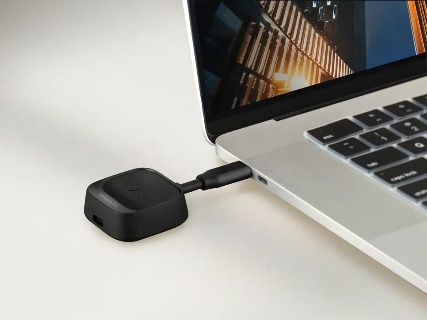 Compact and sleek design of the ViewShare WPD-900 wireless transmitter