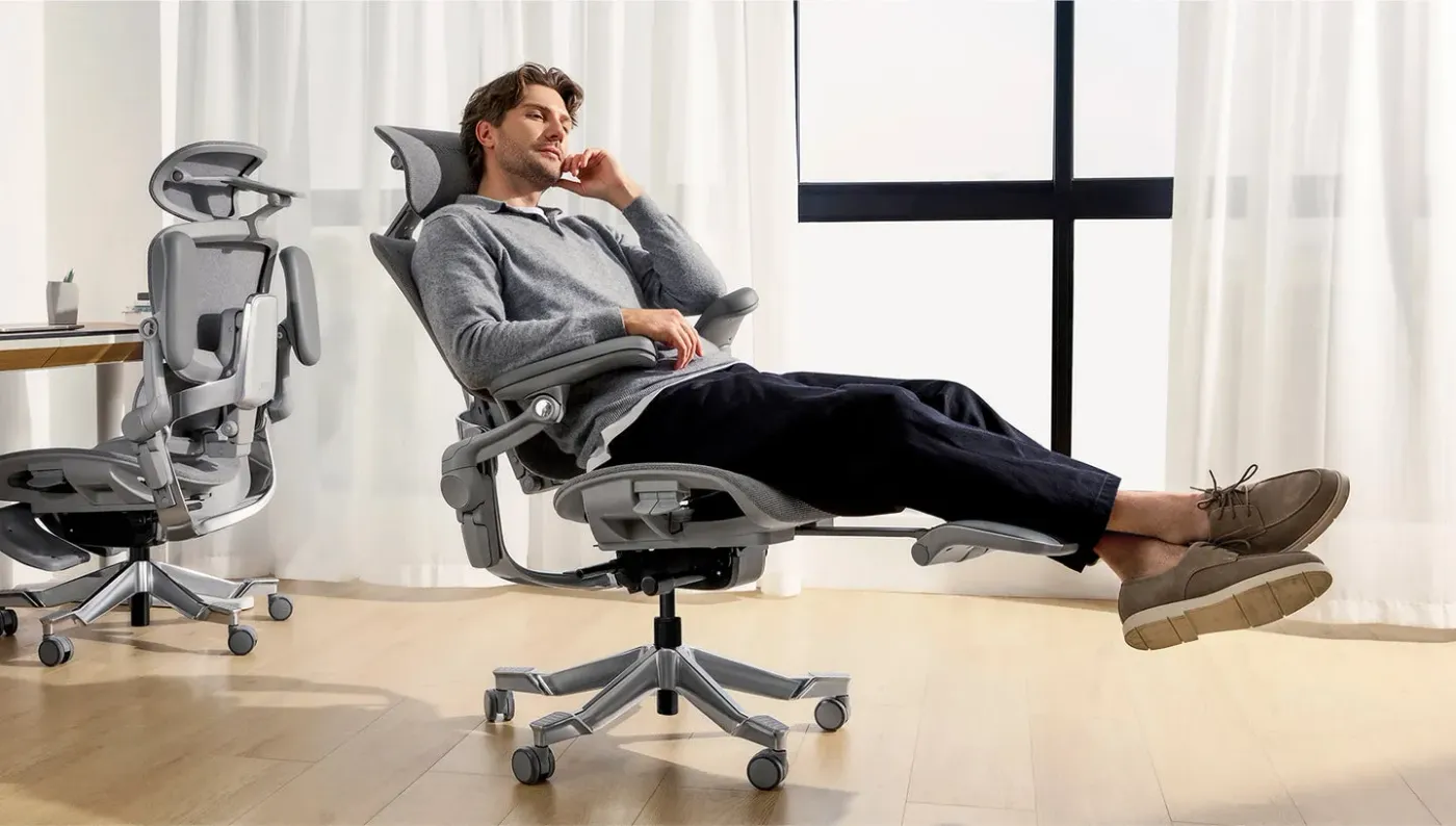 Video demonstrating the dual-axis pivot and 95-degree flip-up motion of the BiPivot 5D Armrests.