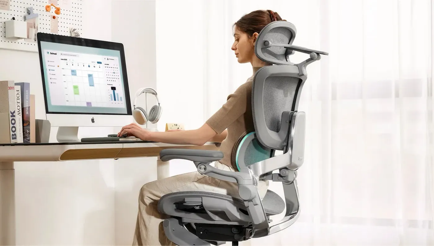 Video demonstrating the forward tiltable seat and backrest height adjustments.