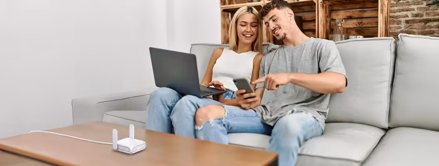 Compact router providing stable connectivity for a couple in a home living space
