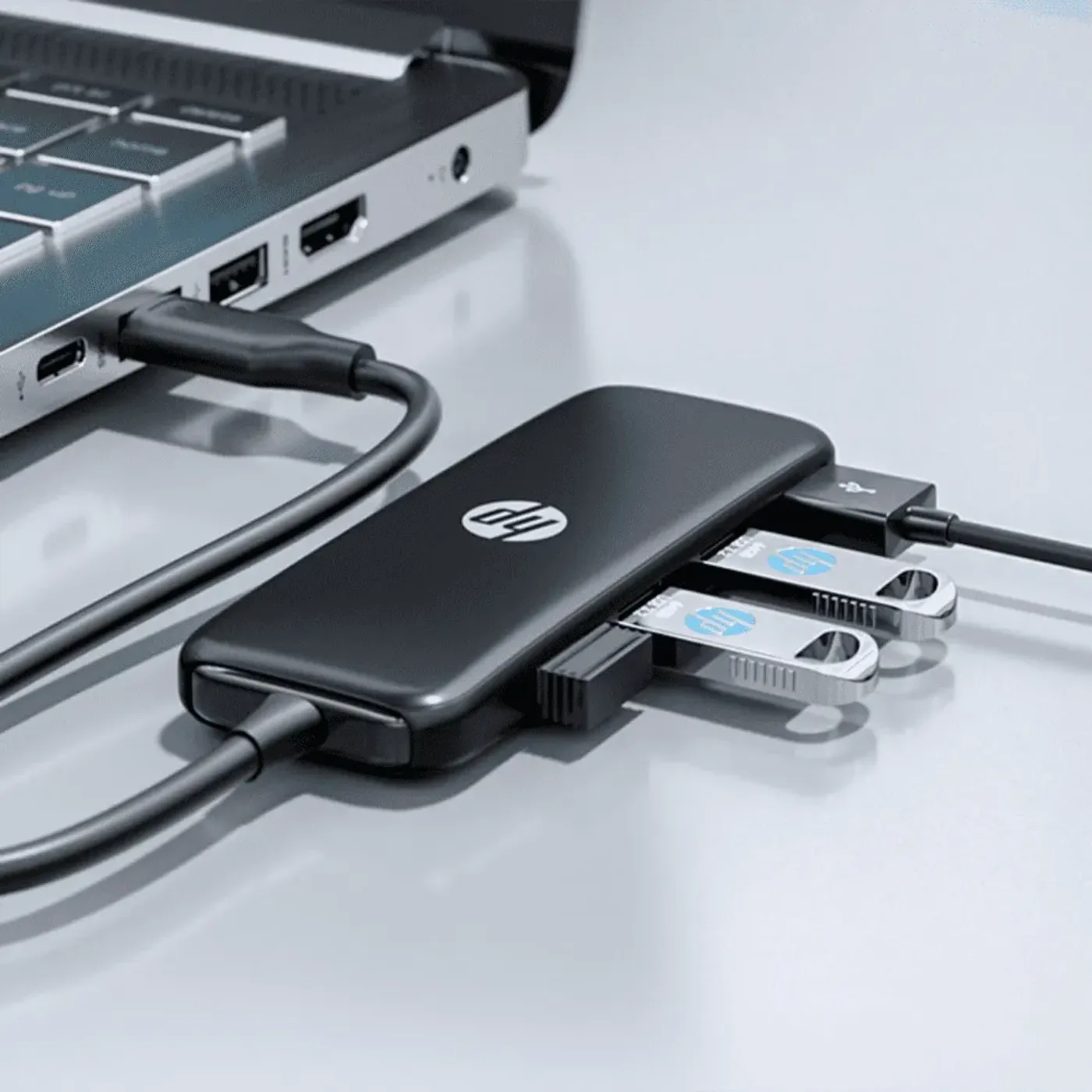 Compact design of the HP DHC-CT110 portable USB 3.0 adapter