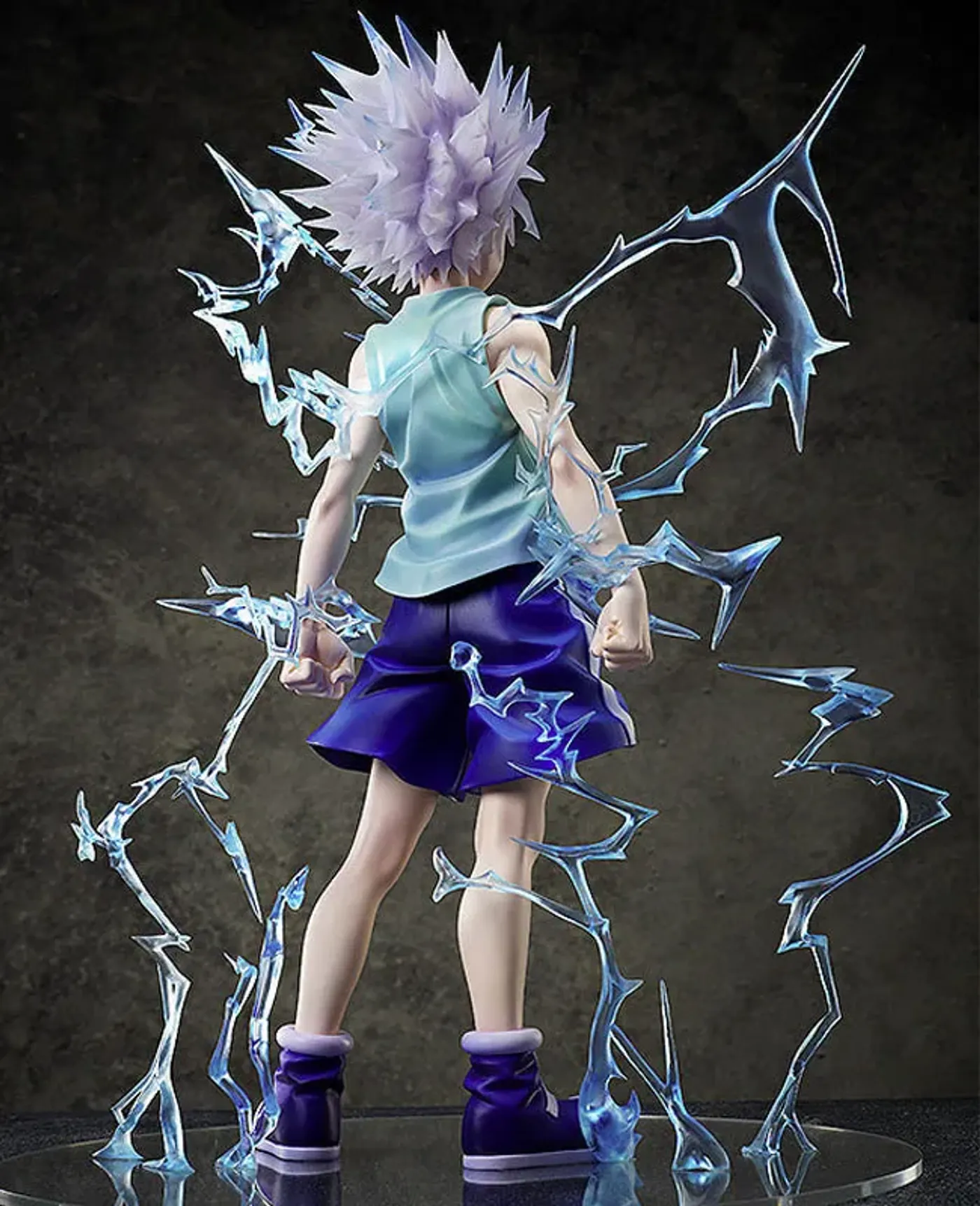 Rear and facial detail of the Killua Zoldyck 1/4 scale figure