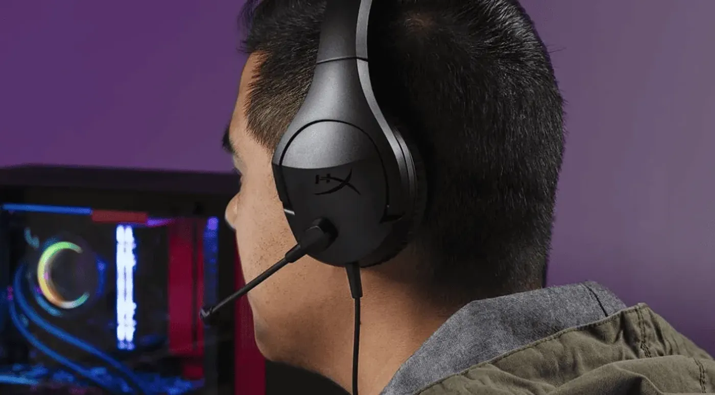 HyperX Cloud Stinger 2 Core gaming headset in black shown from the front