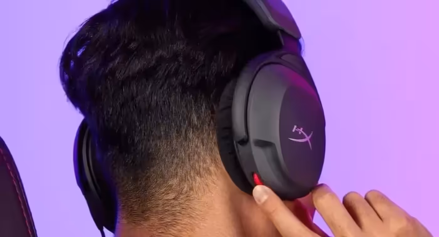 HyperX Cloud Stinger 2 headset featuring convenient integrated volume controls