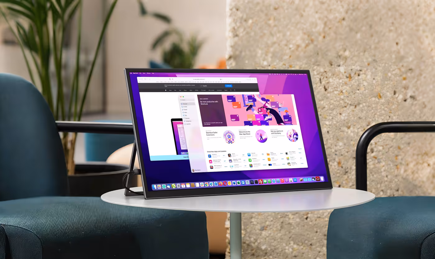 Comparison showing glare reduction performance on monitor screen