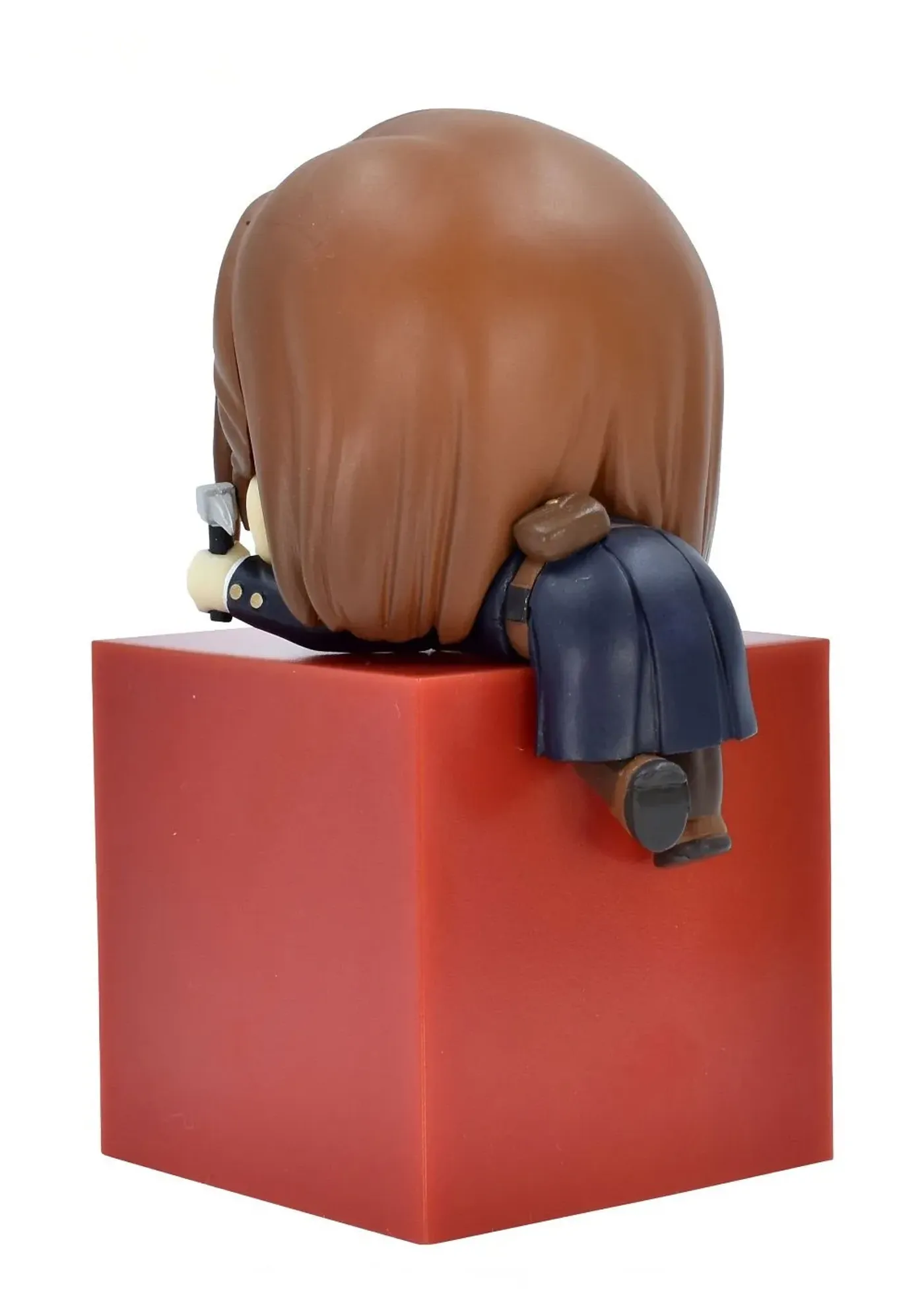 Close-up details of the Nobara Kugisaki figure from the re-run collection