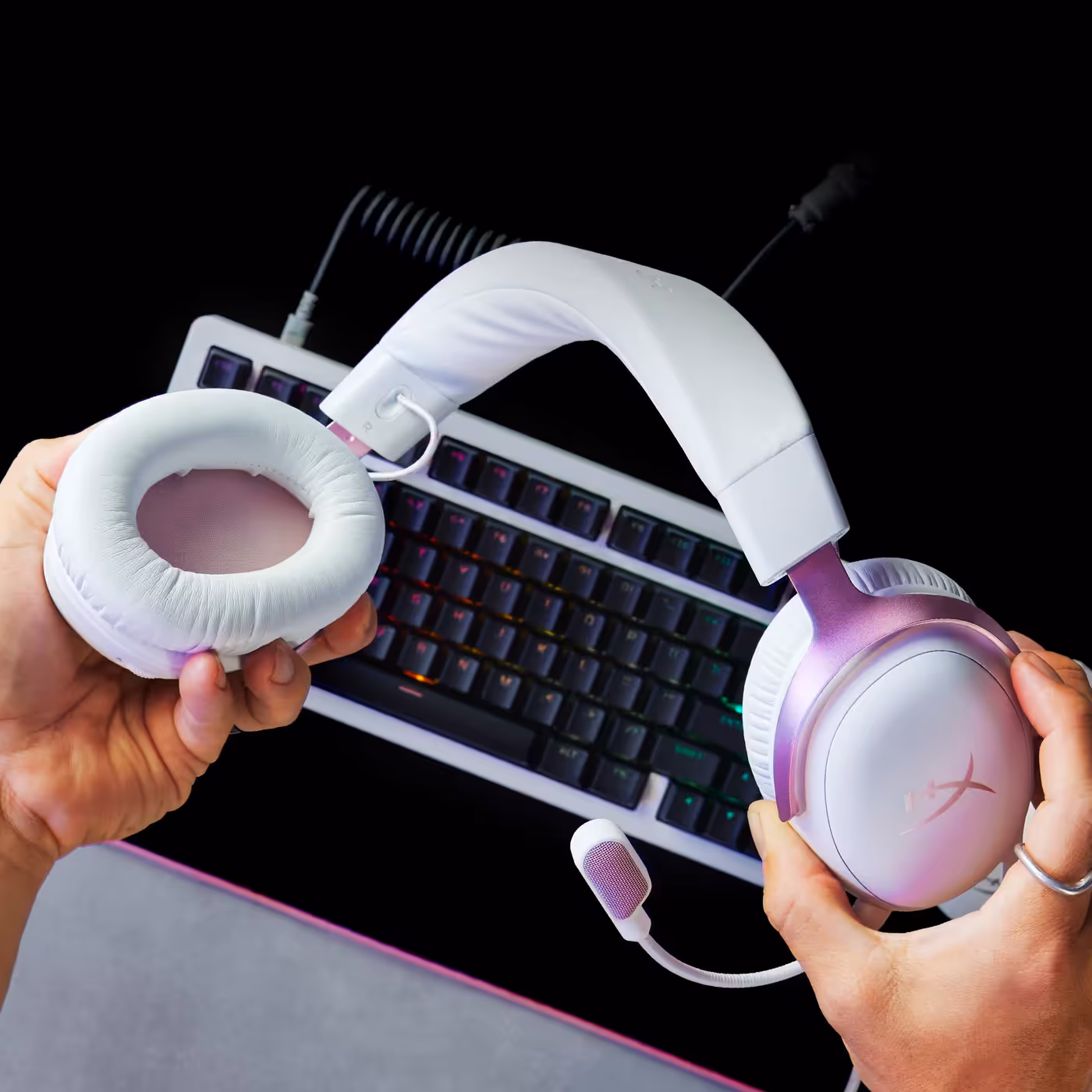Durable metal frame of the Cloud III headset