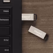 kingston-datatraveler-kyson-256gb-flash-drive-1500px-v0007.avif