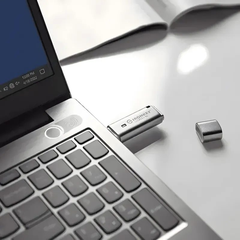 kingston-ironkey-locker-50-128gb-encrypted-usb-flash-drive-2000px-0007.webp kingston-ironkey-locker-50-128gb-encrypted-usb-flash-drive-2000px-0007.webp