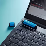 kingston-ironkey-vault-privacy-50-usb-c-flash-drive-2000px-0006.avif