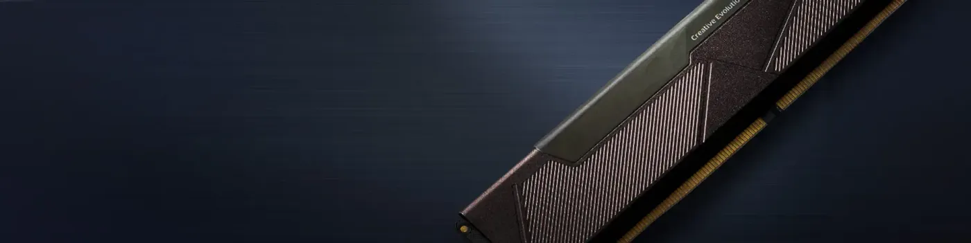 Detail of the patterned pure aluminium heatspreader on the KLEVV Bolt X module
