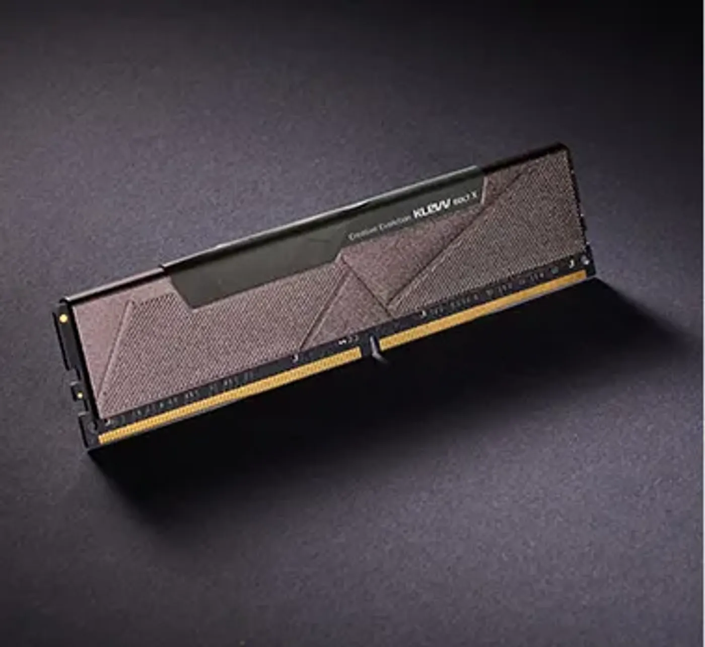 KLEVV BOLT X 16GB DDR4 module highlighting its heat dissipation design