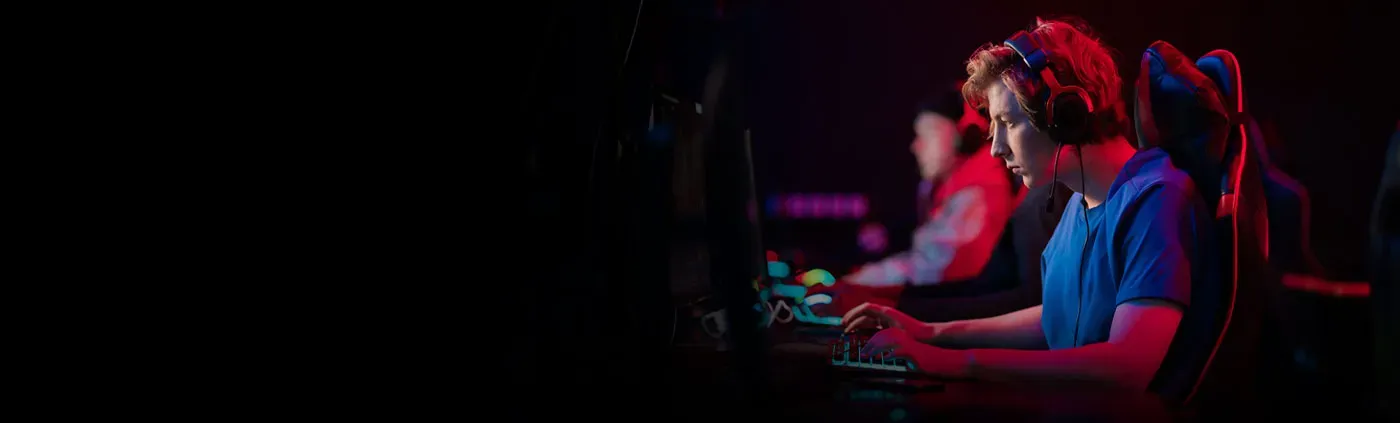 KLEVV CRAS C910 shown alongside AAA gaming imagery