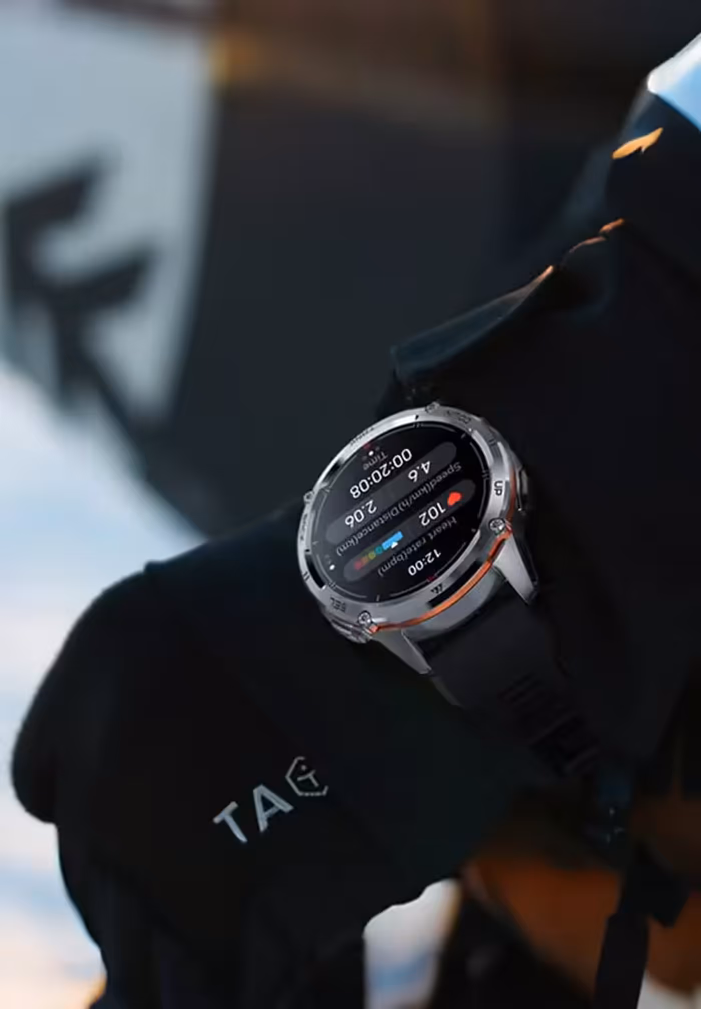 Smartwatch performing reliably in extreme cold and freezing weather