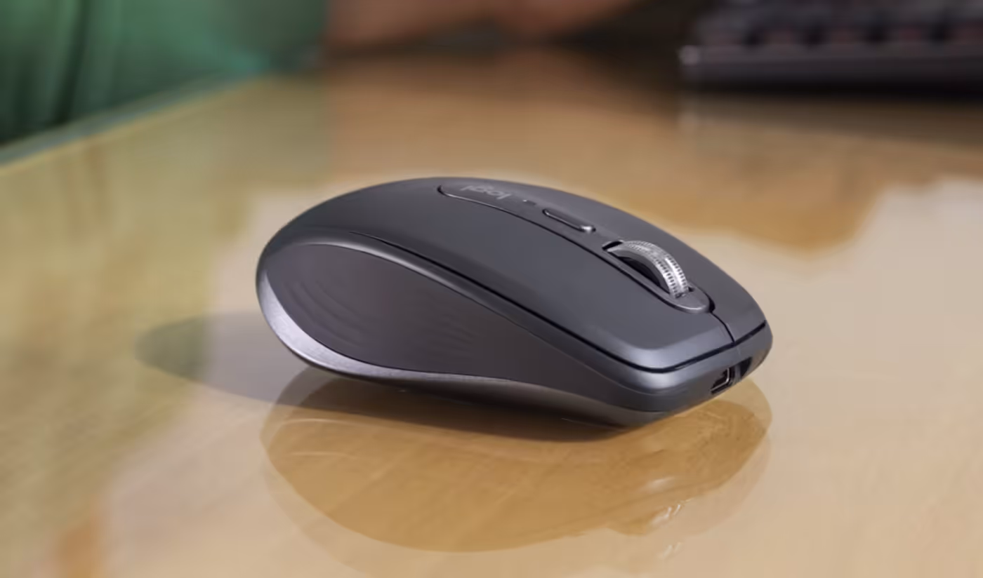 MX Anywhere 3S tracking across surfaces including glass
