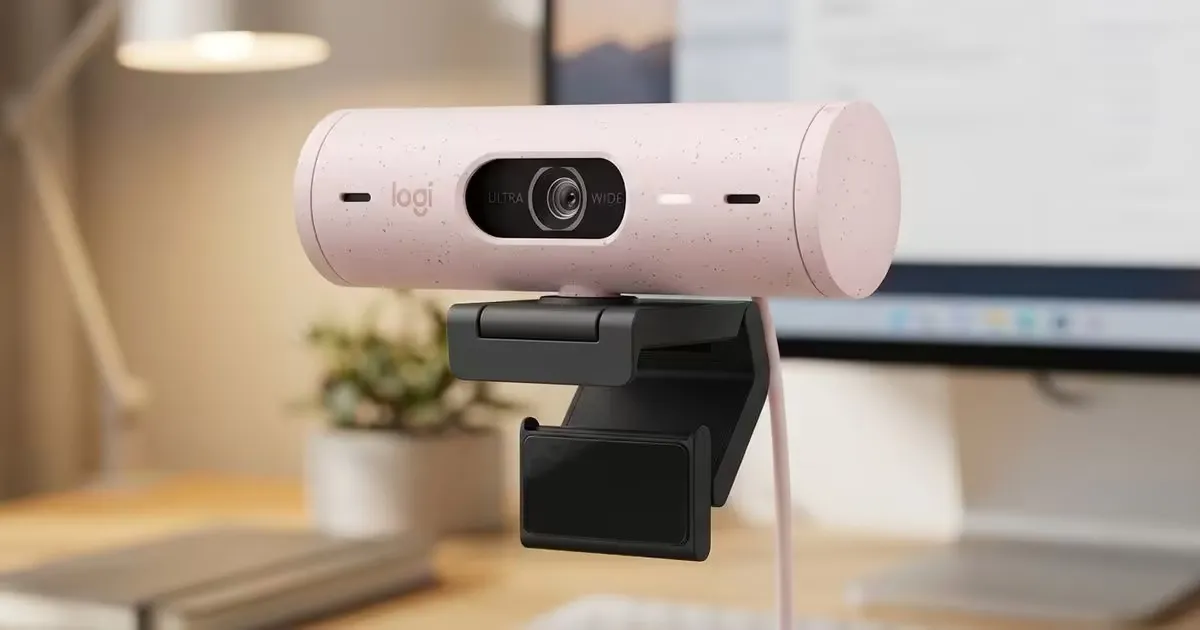Logicool BRIO 500 ピンク Logitech Brio 500 Full HD Rose Webcam — Auto Light, Dual Mics