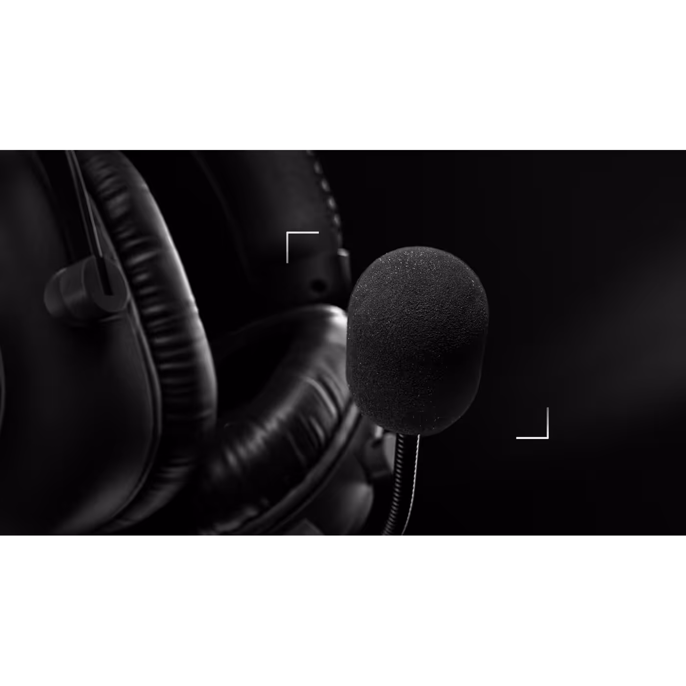 Close-up of the PRO X3 LIGHTSPEED boom microphone