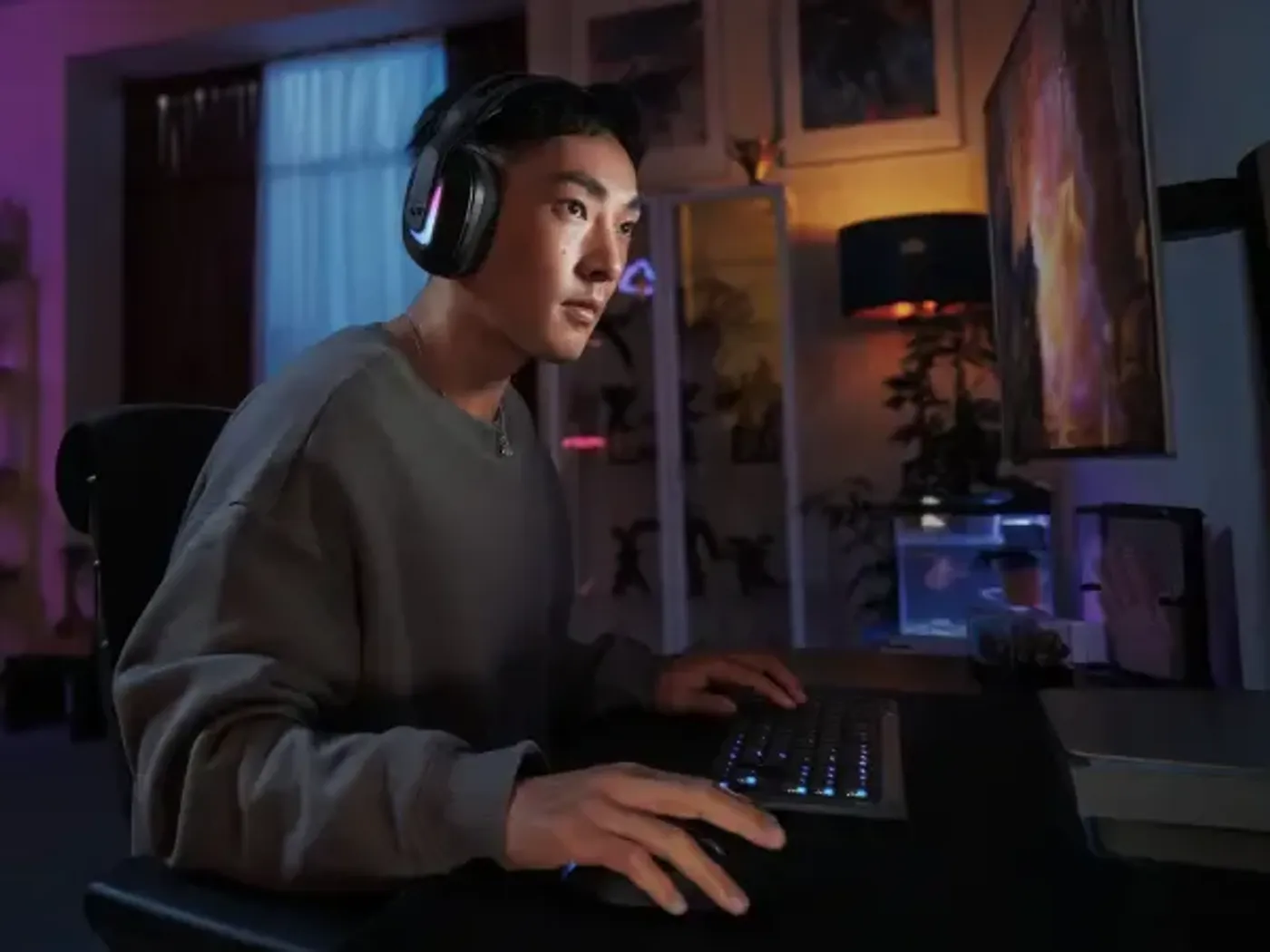 Gaming headset featuring high-fidelity PRO-G audio drivers