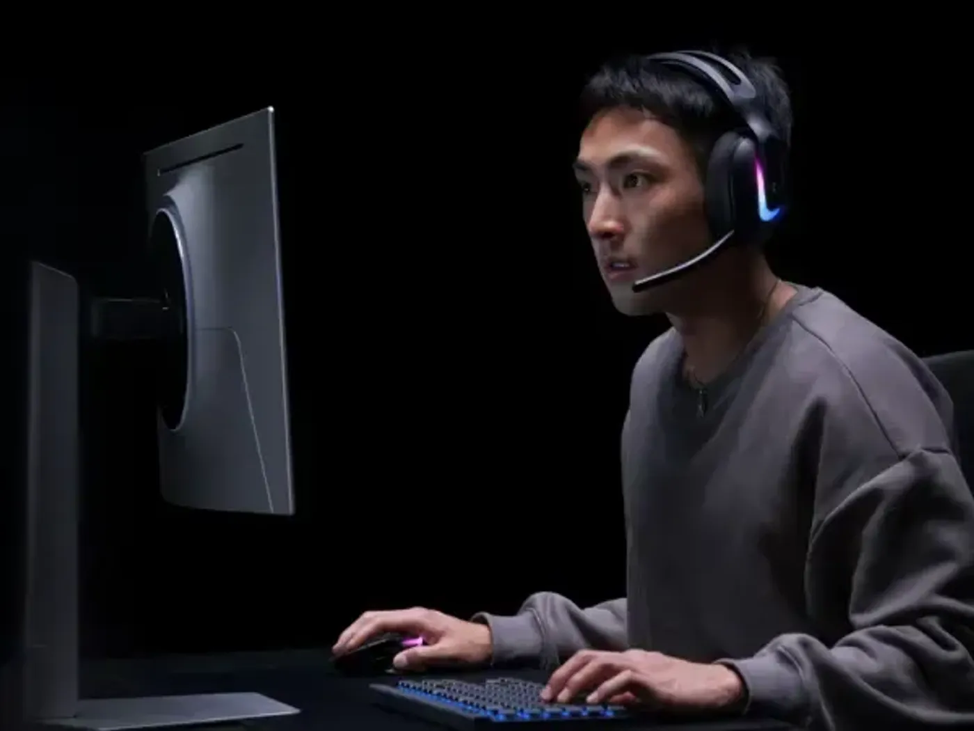 Logitech G522 headset synchronized with G502 X PLUS mouse and G515 keyboard