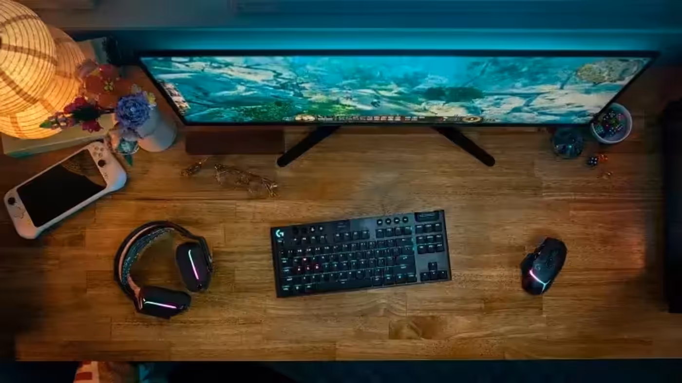 Logitech G915 X TKL with LIGHTSYNC RGB Technology