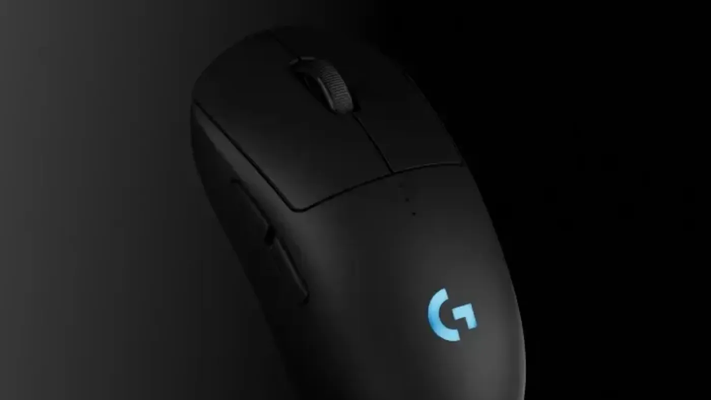 LIGHTSYNC RGB lighting on the Logitech G PRO 2 LIGHTSPEED gaming mouse