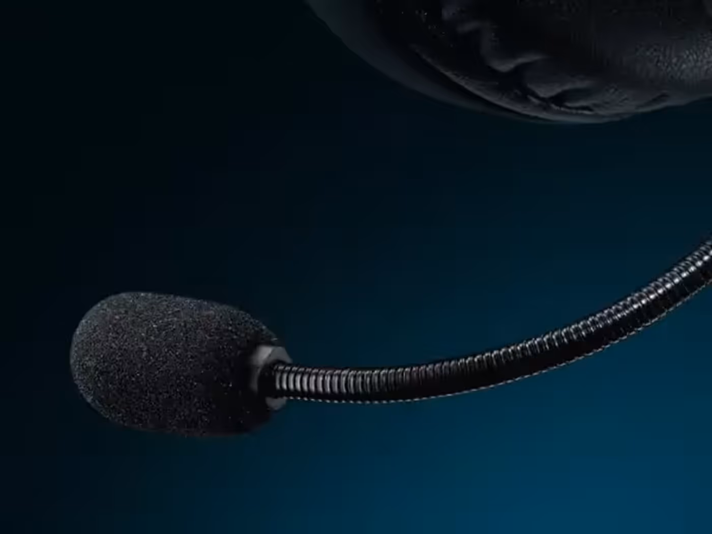 Noise-isolating memory foam leatherette ear pads for immersive gaming