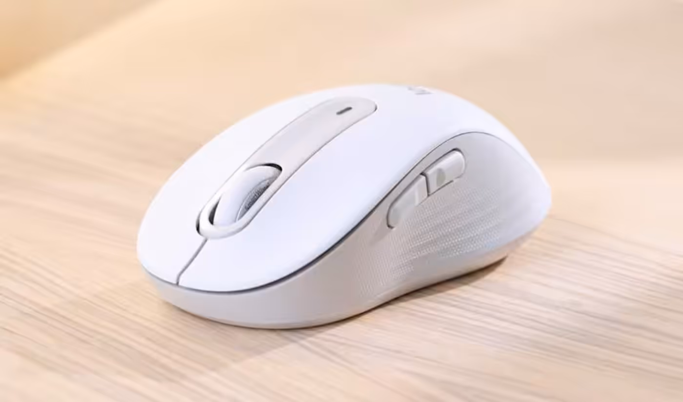 Signature M650 mouse highlighting SmartWheel scrolling and ergonomic fit