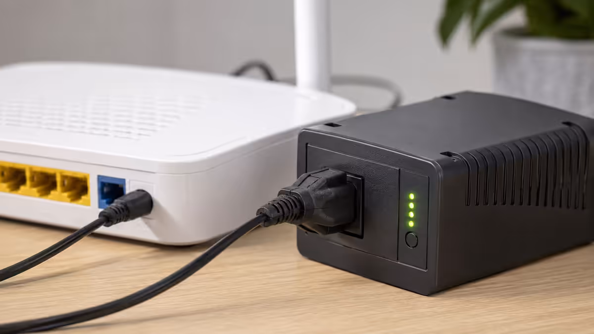 Mecer Mini-UPS connected to a fibre router