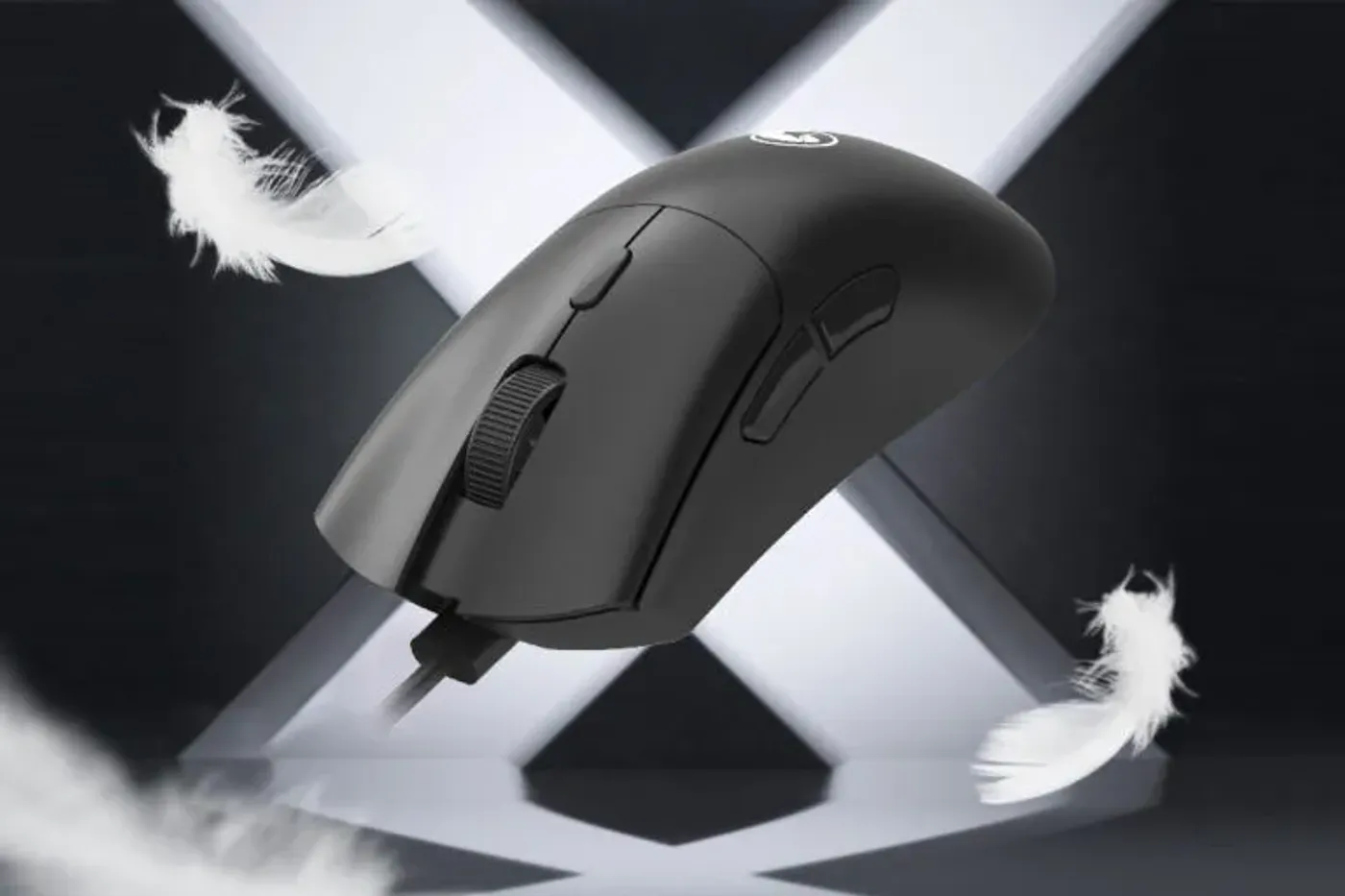 Profile of the lightweight white MARVO G950 Niro 40 gaming mouse