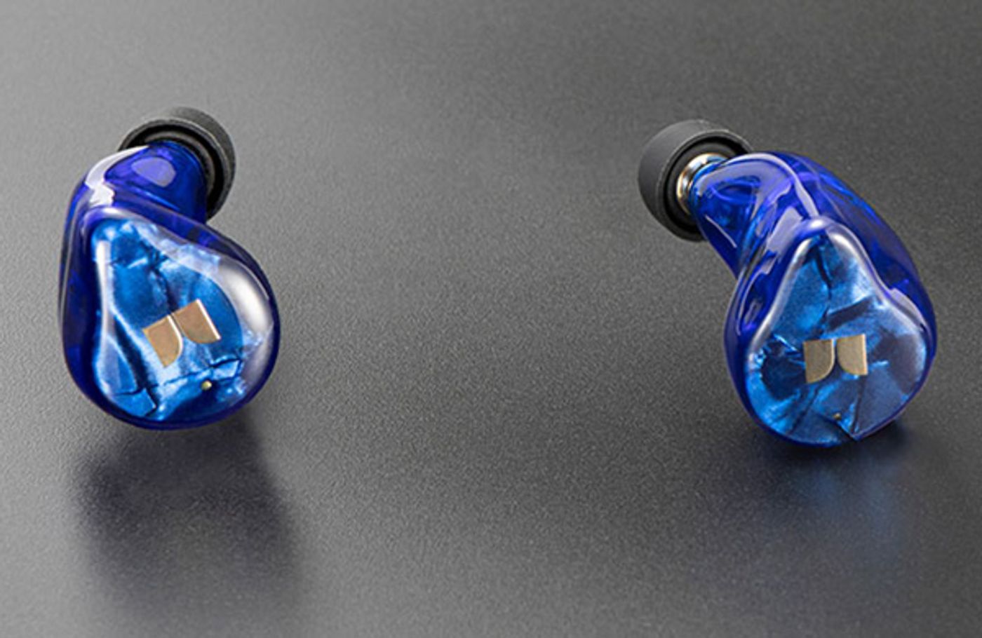 Monster Clarity 700DB AirLinks wireless earbuds in blue