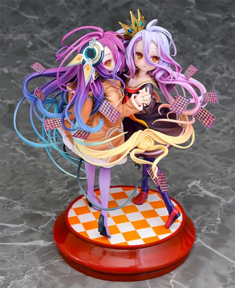 Front view of the Shiro and Schwi figure showing their joined hands