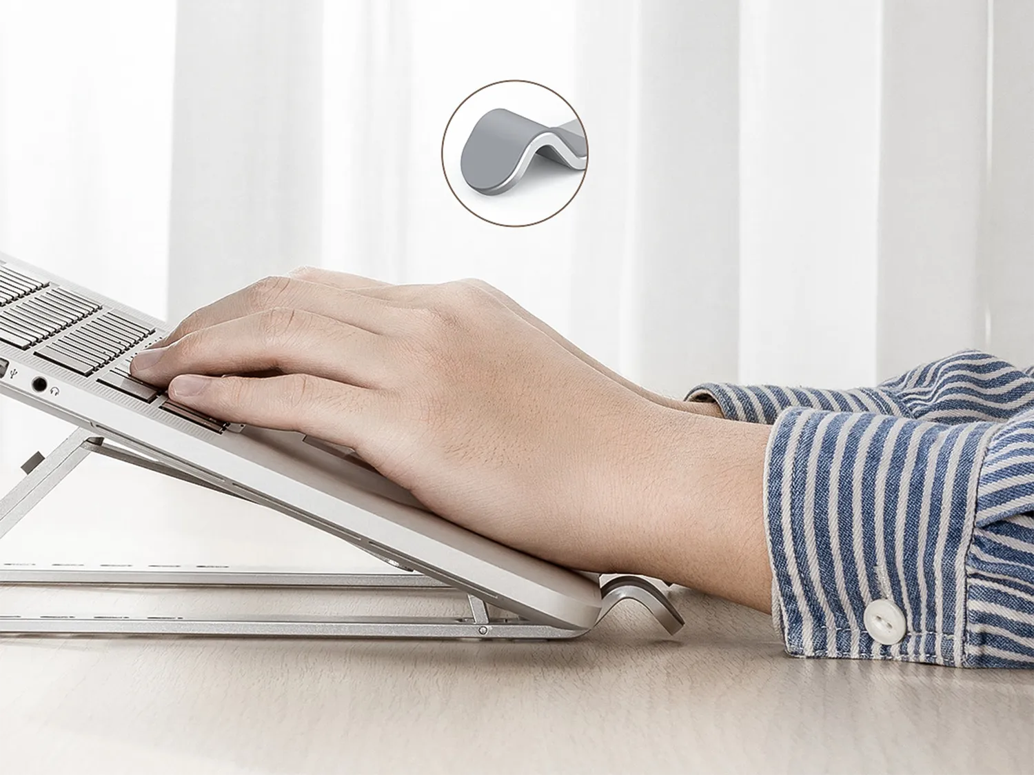 ORICO laptop stand wrist rest with silicone protection