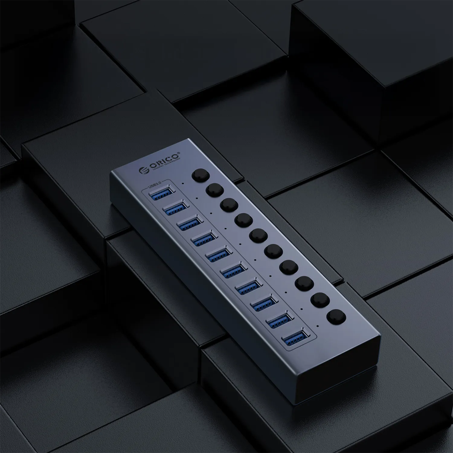 Sleek aluminum USB hub with heat dissipation and stylish design