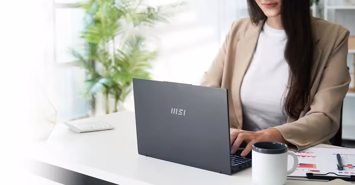 Laptop designed for high mobility and long-lasting battery performance