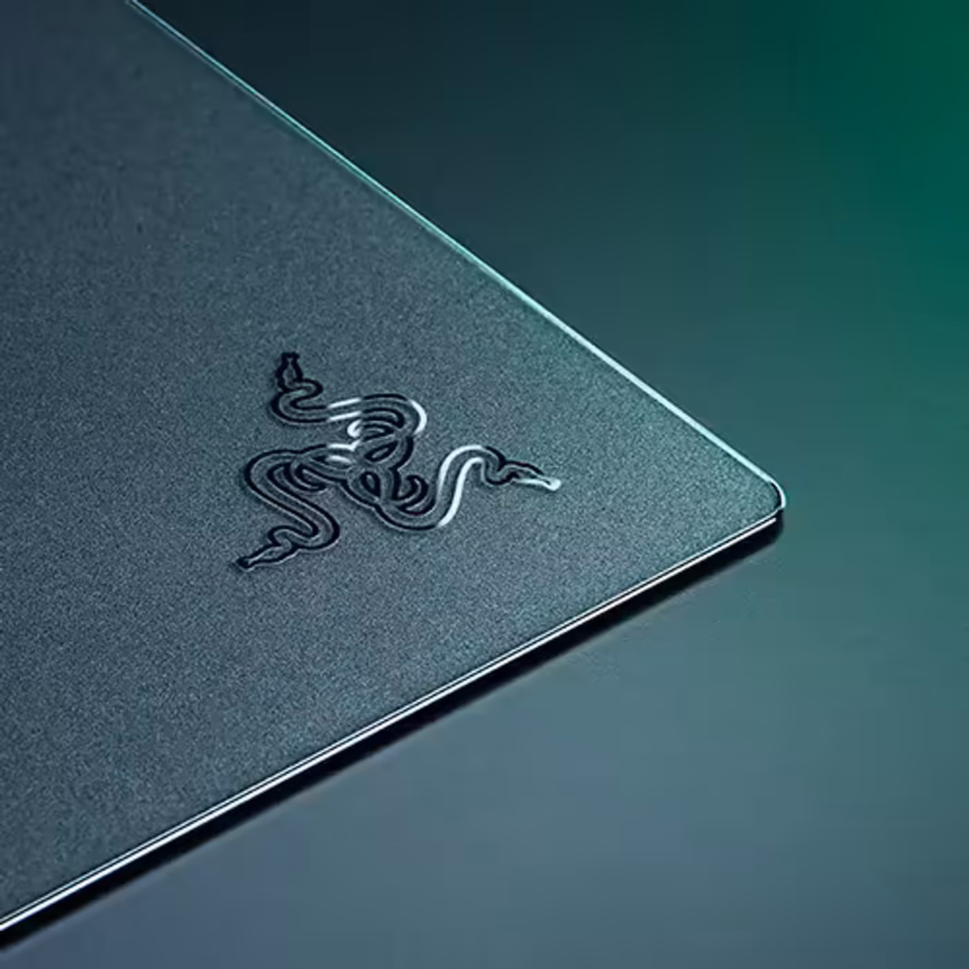 Premium tempered glass surface for maximum strength and durability