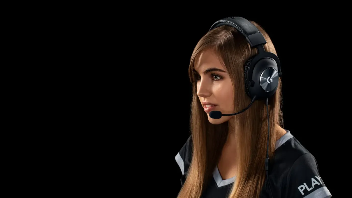 Close-up of premium leatherette and velour memory foam earpads