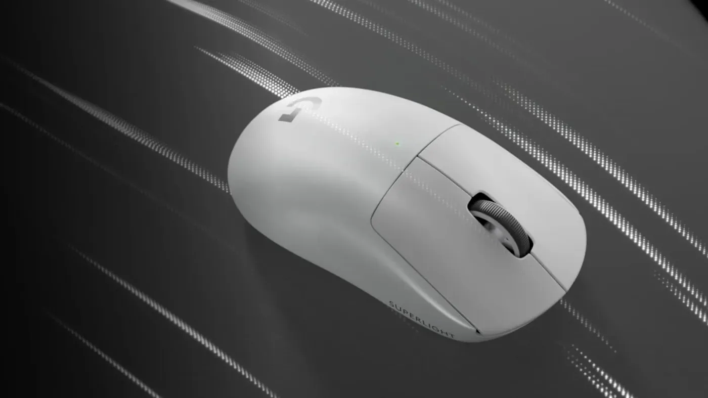 LIGHTSPEED wireless technology featuring 8 kHz report rate capability
