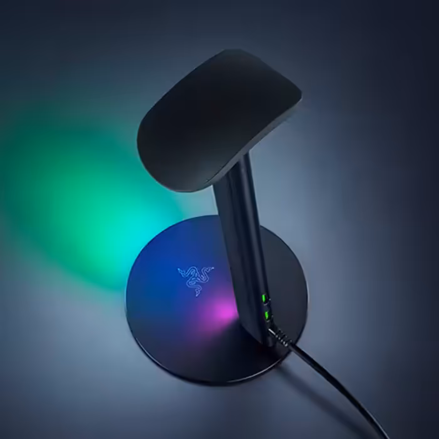 Wide curved ledge providing secure headset storage and headband support