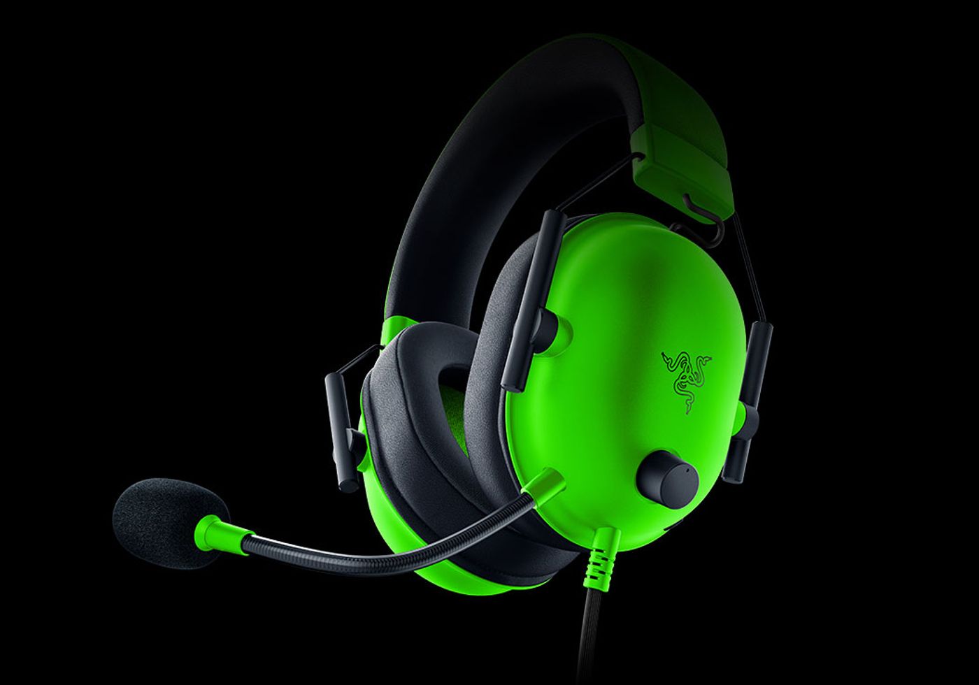 Closed earcups on the Razer BlackShark V2 X providing passive noise cancellation