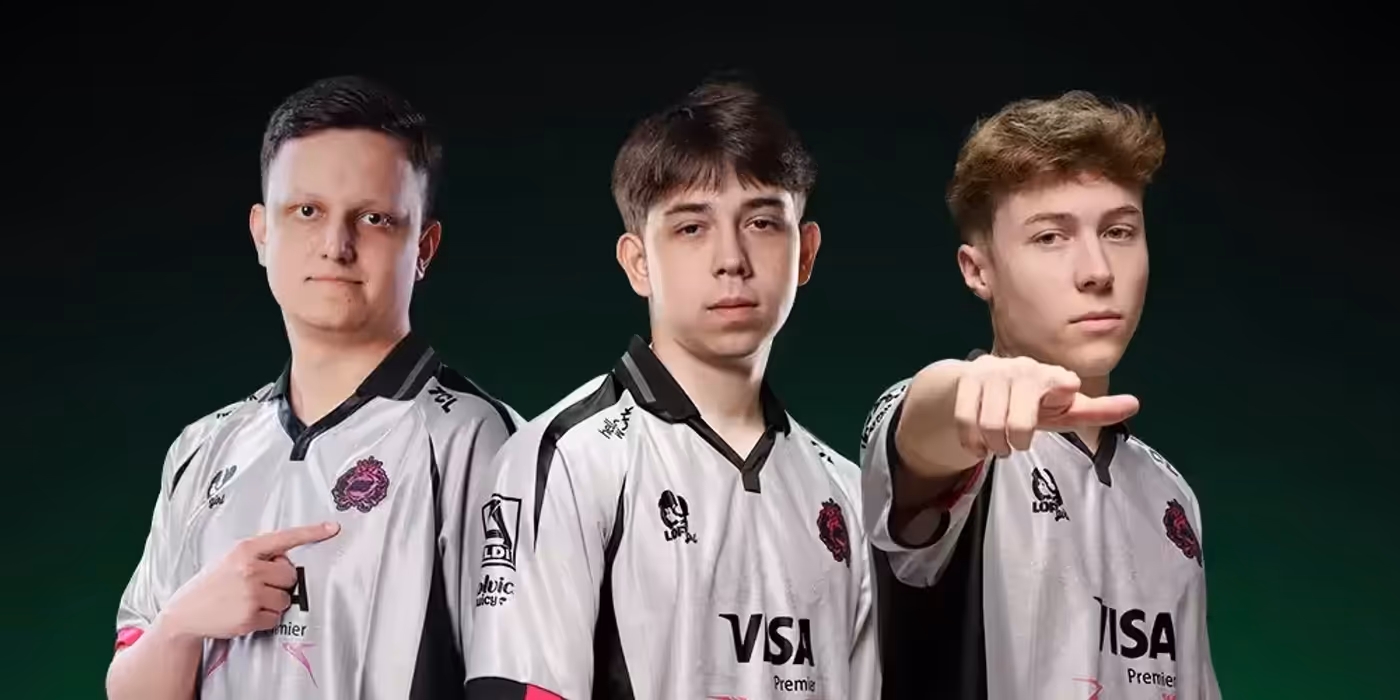 Fortnite professional players VANYAK3KK, Merstach, Podasai wearing Razer Headset