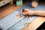 razer-blackwidow-v4-75-mechanical-gaming-keyboard-hot-swap-white-1500px-tu3-0001.avif